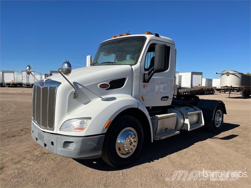Peterbilt 579 4x2 S/A Day Cab Truck Tractor Vlačilci