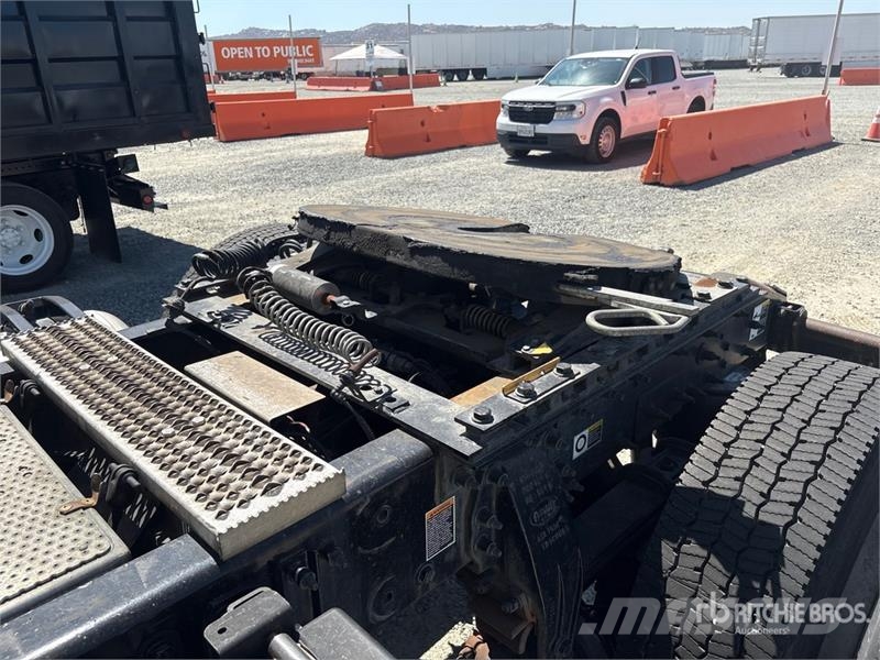 Peterbilt 579 4x2 S/A Day Cab Truck Tractor وحدات الجر