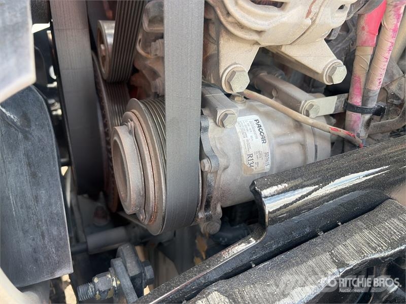 Peterbilt 579 4x2 S/A Day Cab Truck Tractor (Inoperable) Trekkvogner