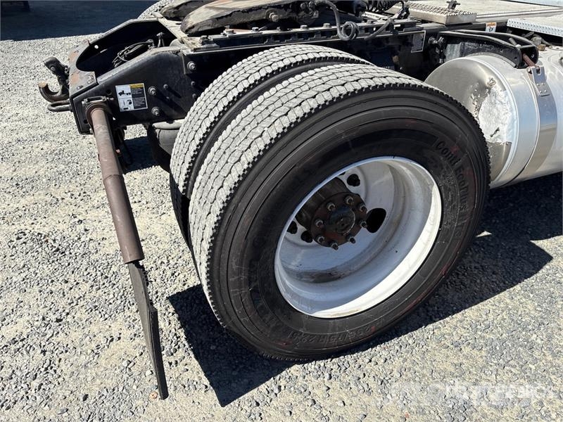Peterbilt 579 4x2 S/A Day Cab Truck Tractor وحدات الجر