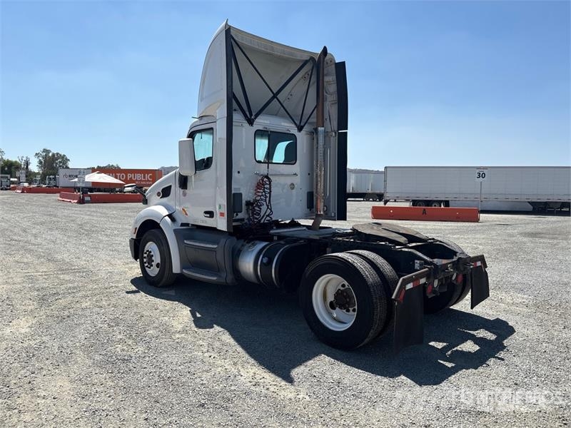 Peterbilt 579 4x2 S/A Day Cab Truck Tractor وحدات الجر