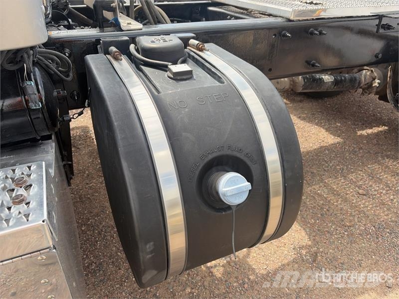 Peterbilt 579 4x2 S/A Day Cab Truck Tractor (Inoperable) Trekkvogner
