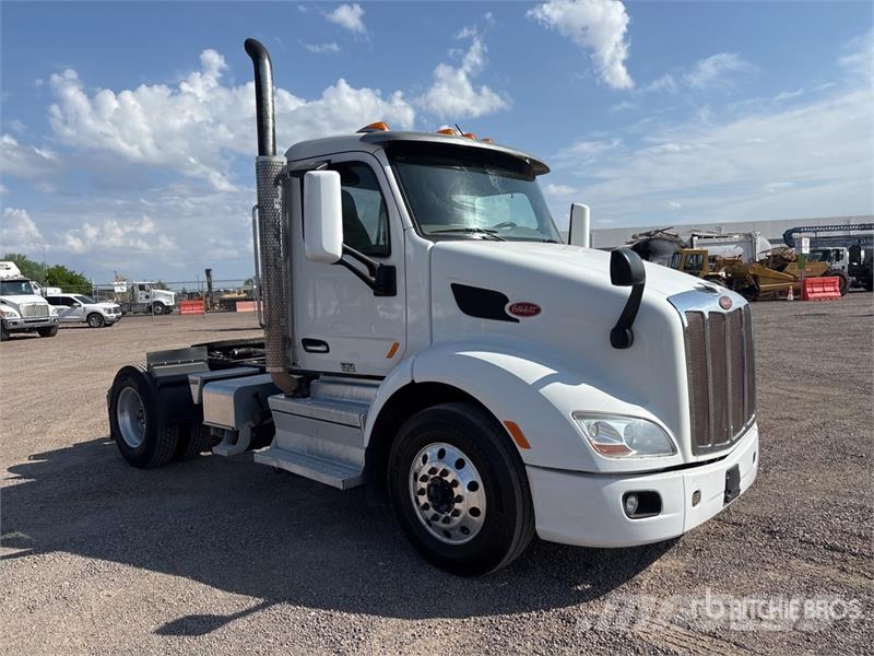 Peterbilt 579 4x2 S/A Day Cab Truck Tractor Prime Movers