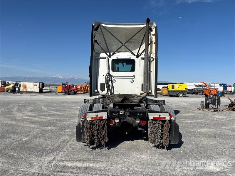 Peterbilt 579 4x2 S/A Day Cab Truck Tractor Tractor Units