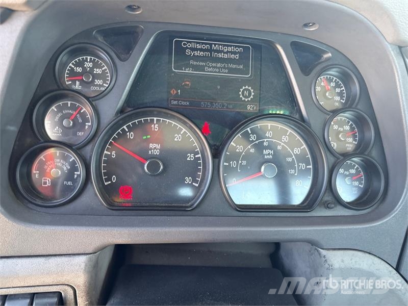 Peterbilt 579 4x2 S/A Day Cab Truck Tractor وحدات الجر
