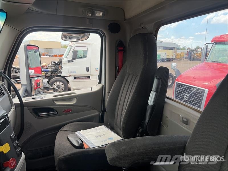 Peterbilt 579 4x2 S/A Day Cab Truck Tractor (Inoperable) Trekkvogner