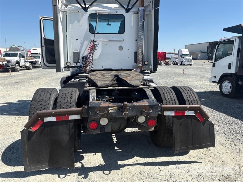 Peterbilt 579 4x2 S/A Day Cab Truck Tractor وحدات الجر