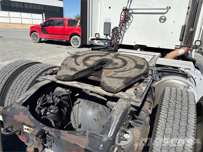 Peterbilt 579 4x2 S/A Day Cab Truck Tractor وحدات الجر