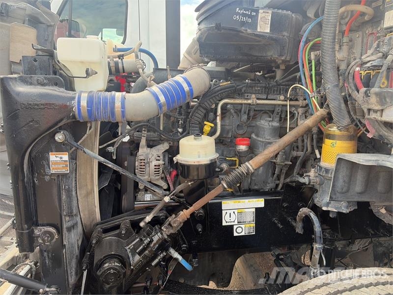 Peterbilt 579 4x2 S/A Day Cab Truck Tractor (Inoperable) Trekkvogner
