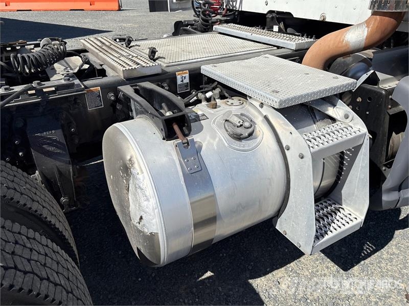 Peterbilt 579 4x2 S/A Day Cab Truck Tractor وحدات الجر