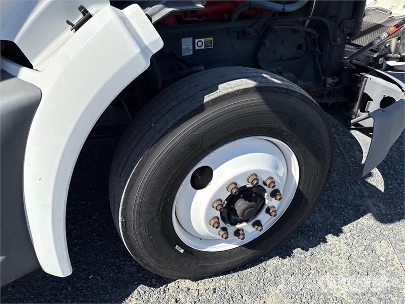 Peterbilt 579 4x2 S/A Day Cab Truck Tractor وحدات الجر