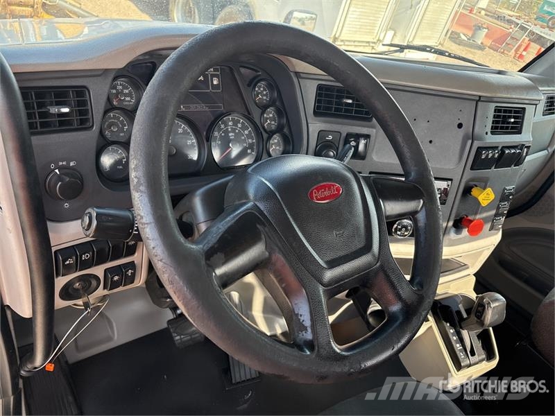 Peterbilt 579 4x2 S/A Day Cab Truck Tractor Prime Movers