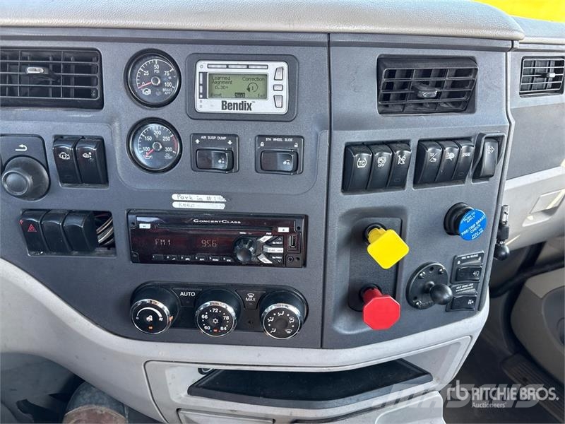 Peterbilt 579 4x2 S/A Day Cab Truck Tractor Tractor Units
