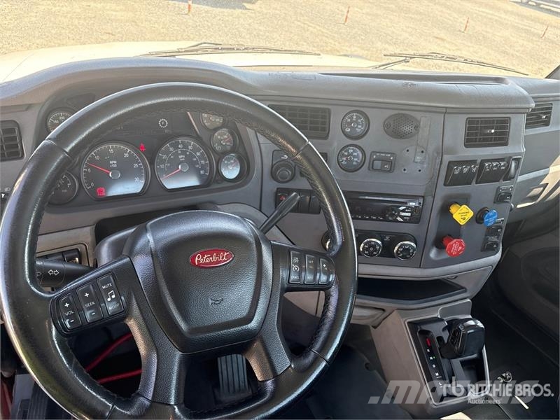 Peterbilt 579 4x2 S/A Day Cab Truck Tractor وحدات الجر