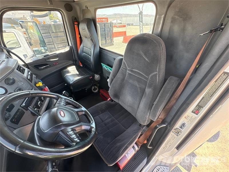 Peterbilt 579 4x2 S/A Day Cab Truck Tractor وحدات الجر