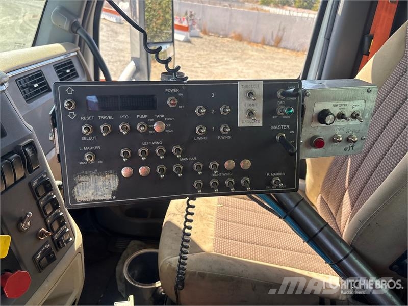 Peterbilt 579 6x4 Asphalt Distributor Truck Tovornjaki cisterne