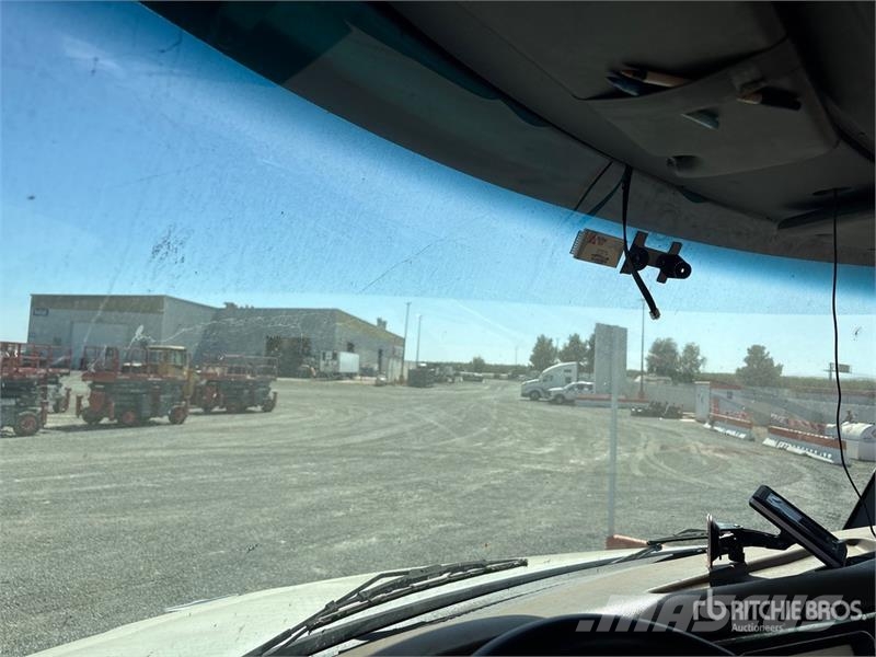 Peterbilt 579 6x4 Asphalt Distributor Truck Tovornjaki cisterne