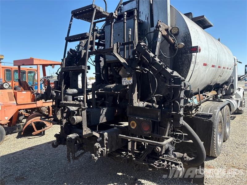 Peterbilt 579 6x4 Asphalt Distributor Truck Tovornjaki cisterne