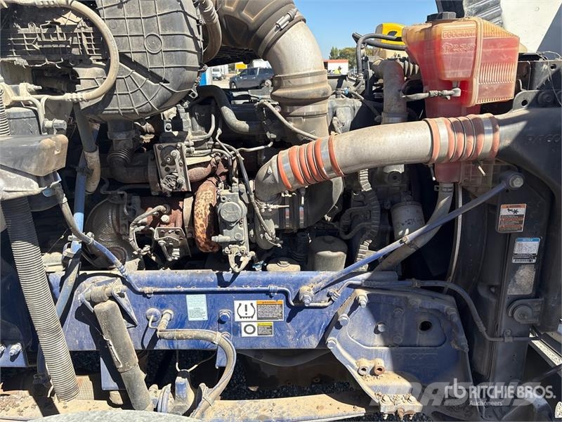 Peterbilt 579 6x4 Asphalt Distributor Truck Tovornjaki cisterne