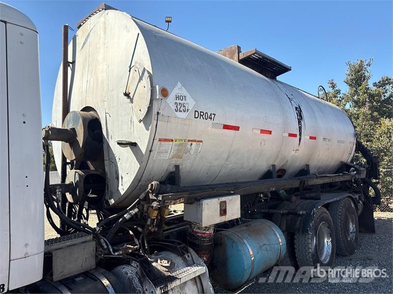Peterbilt 579 6x4 Asphalt Distributor Truck Tovornjaki cisterne