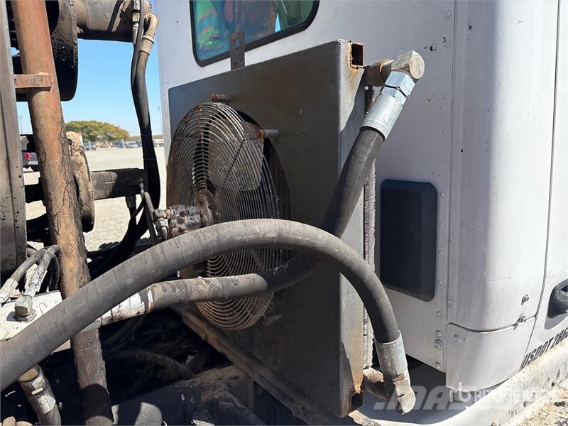 Peterbilt 579 6x4 Asphalt Distributor Truck Tovornjaki cisterne