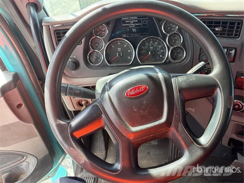 Peterbilt 579 6x4 T/A Dump Truck Pašizgāzējs