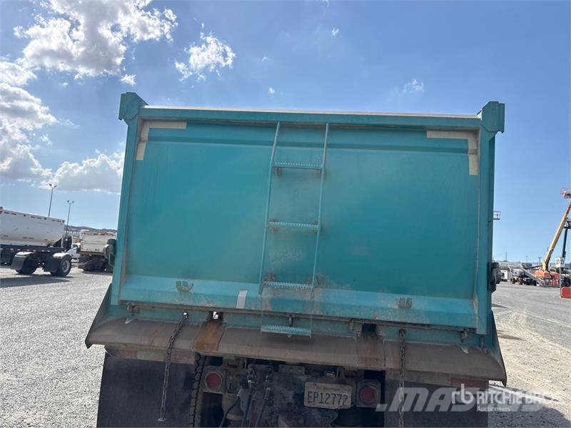 Peterbilt 579 6x4 T/A Dump Truck Pašizgāzējs