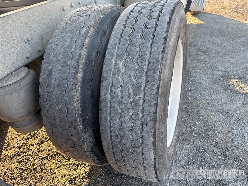 Peterbilt 579 6x4 T/A Dump Truck Tipper trucks