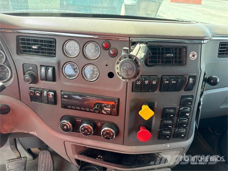 Peterbilt 579 6x4 T/A Dump Truck Pašizgāzējs