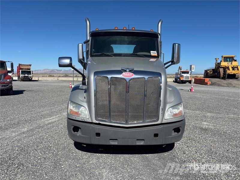 Peterbilt 579 Cab and Chassis Kabine in notranjost