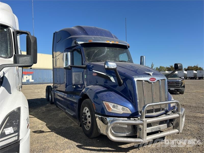 Peterbilt 6x4 T/A Sleeper Truck Tractor Sattelzugmaschinen