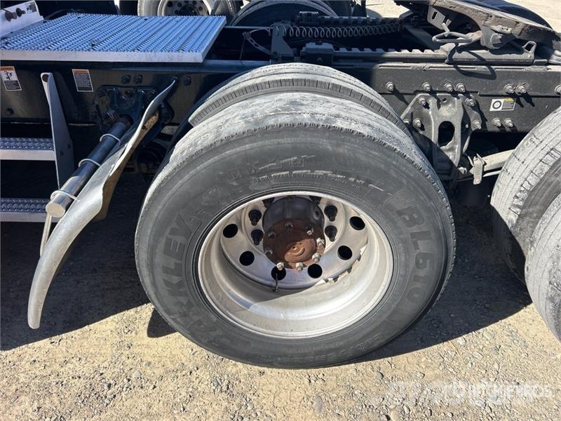 Peterbilt 6x4 T/A Sleeper Truck Tractor Sattelzugmaschinen