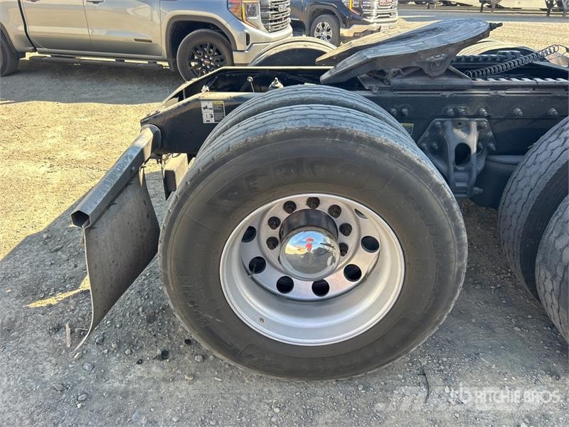 Peterbilt 6x4 T/A Sleeper Truck Tractor Sattelzugmaschinen