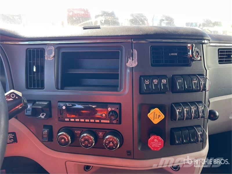 Peterbilt 6x4 T/A Sleeper Truck Tractor Sattelzugmaschinen