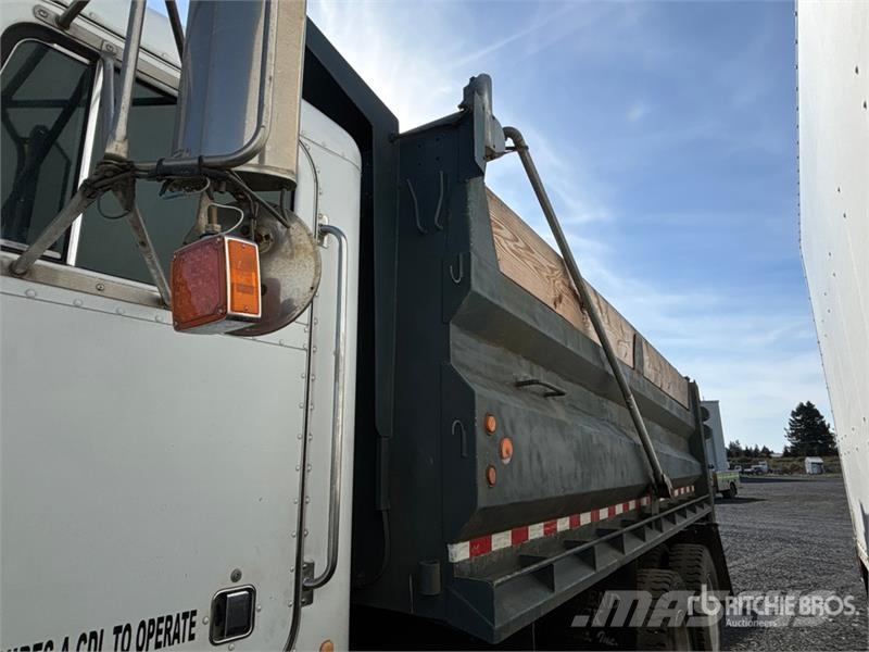Peterbilt 8x4 T/A Dump Truck (Inoperable) Kiper tovornjaki