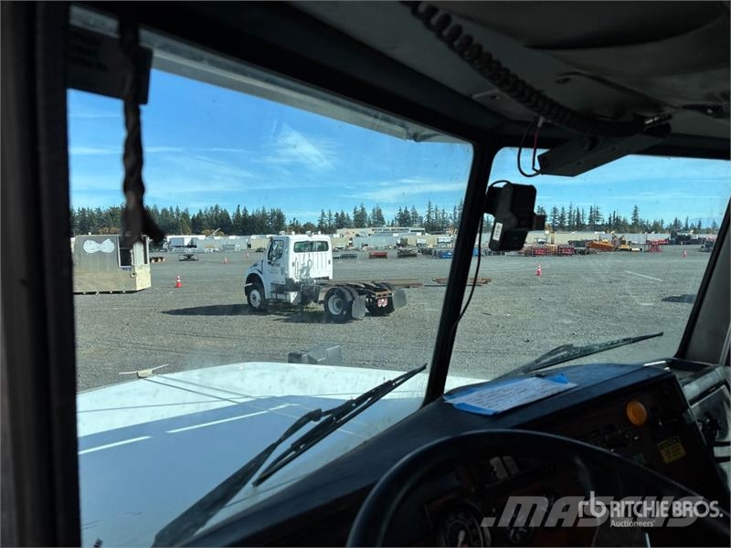Peterbilt 8x4 T/A Dump Truck (Inoperable) Kiper tovornjaki