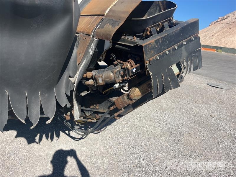 Peterbilt CAS FB22 Fat Boy on Peterbilt 567 12x4 Stone Spre ماكينات الحصاة والخرسانة