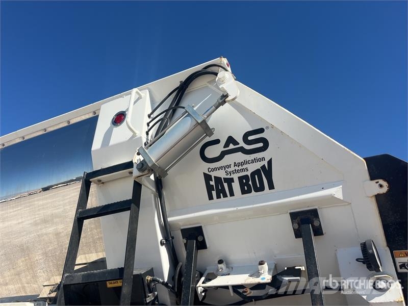 Peterbilt CAS FB22 Fat Boy on Peterbilt 567 12x4 Stone Spre ماكينات الحصاة والخرسانة