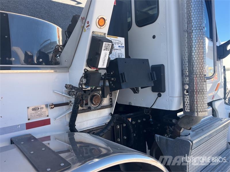 Peterbilt CAS FB22 Fat Boy on Peterbilt 567 12x4 Stone Spre ماكينات الحصاة والخرسانة