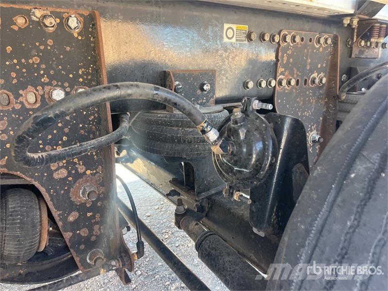 Peterbilt CAS FB22 Fat Boy on Peterbilt 567 12x4 Stone Spre ماكينات الحصاة والخرسانة