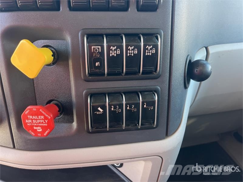 Peterbilt CAS FB22 Fat Boy on Peterbilt 567 12x4 Stone Spre ماكينات الحصاة والخرسانة