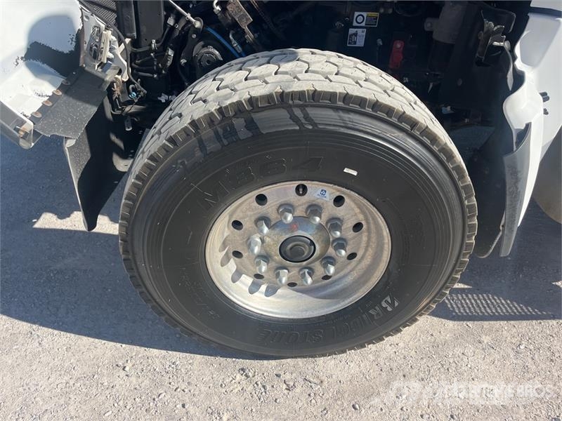 Peterbilt CAS FB22 Fat Boy on Peterbilt 567 12x4 Stone Spre ماكينات الحصاة والخرسانة