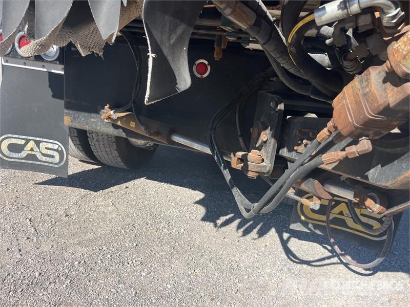 Peterbilt CAS FB22 Fat Boy on Peterbilt 567 12x4 Stone Spre ماكينات الحصاة والخرسانة