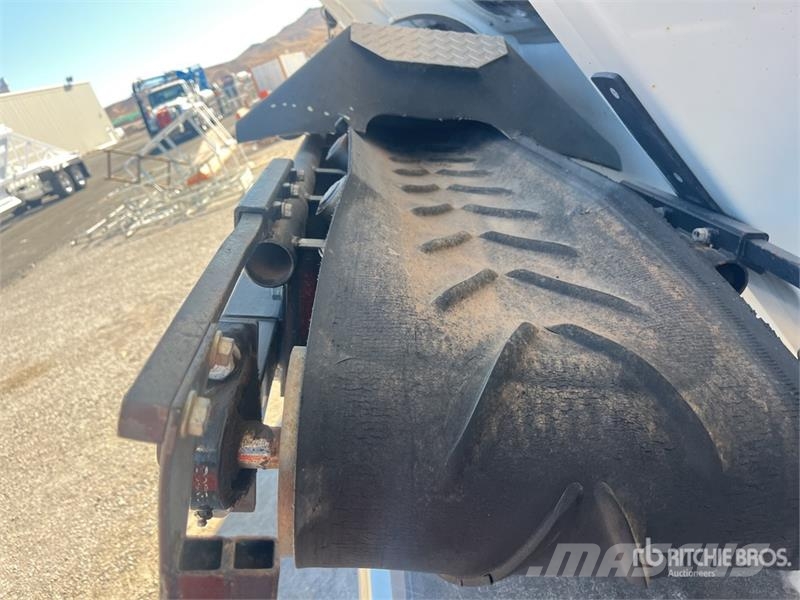 Peterbilt CAS FB22 Fat Boy on Peterbilt 567 12x4 Stone Spre ماكينات الحصاة والخرسانة