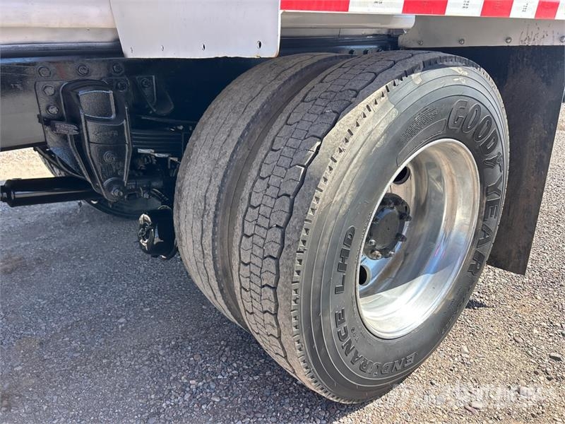 Peterbilt PB337 Vesisäiliöautot