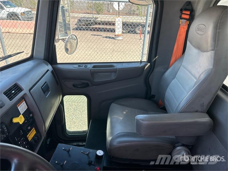 Peterbilt PB337 Vesisäiliöautot