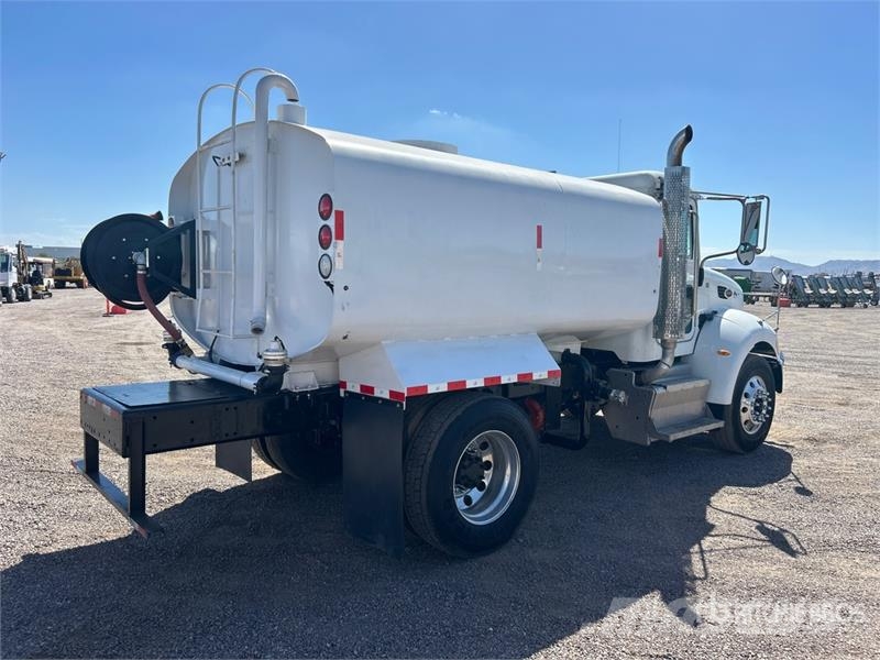 Peterbilt PB337 Vesisäiliöautot