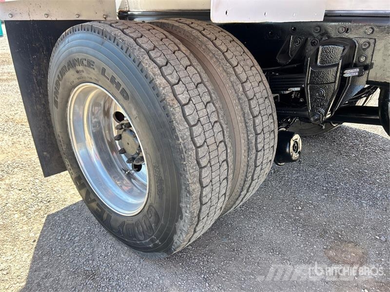 Peterbilt PB337 Vesisäiliöautot