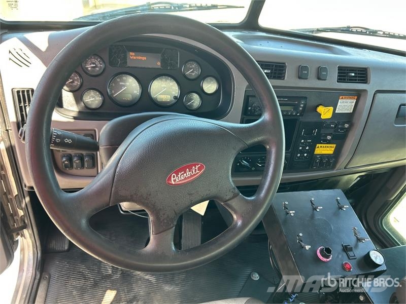Peterbilt PB337 Vesisäiliöautot