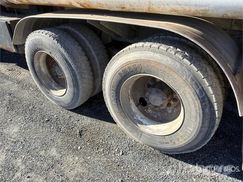 Peterbilt Products sucker on  Peterbilt 365 6x4 Vacuum Excav Vakuumski tovornjaki